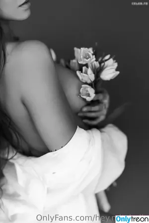  nude photo #0002