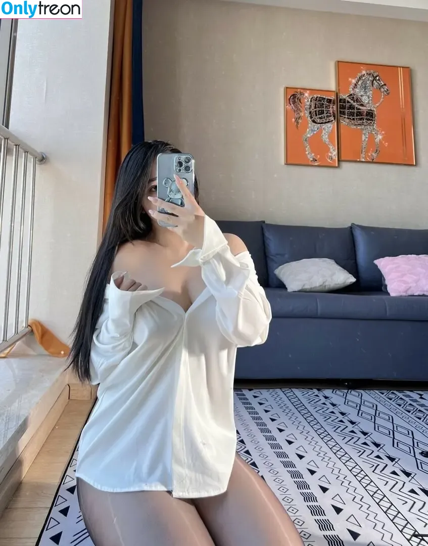是120斤的小王同学 nude photo #0023 (是120斤的小王同学)