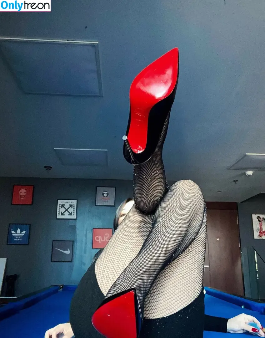 是120斤的小王同学 nude photo #0116 (是120斤的小王同学)