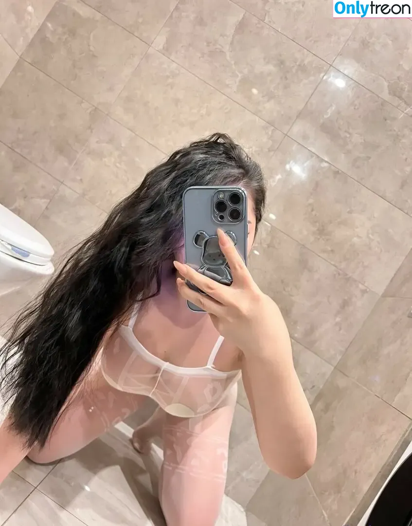 是120斤的小王同学 nude photo #0199 (是120斤的小王同学)