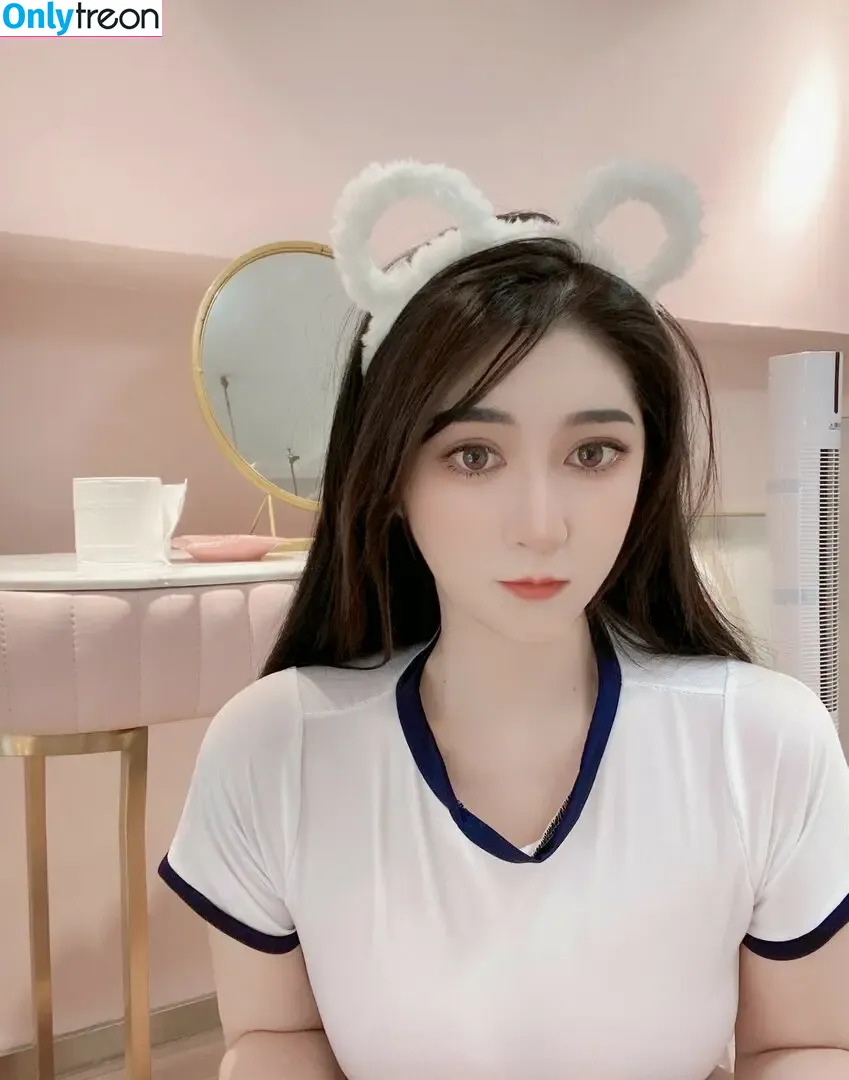 是120斤的小王同学 nude photo #0455 (是120斤的小王同学)