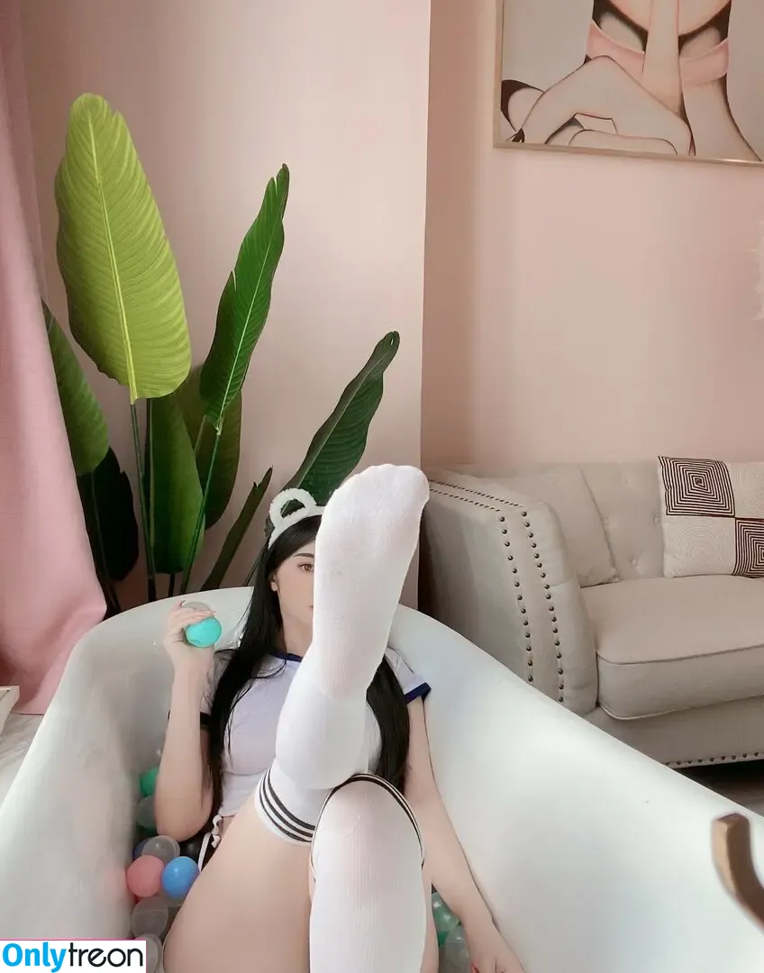 是120斤的小王同学 nude photo #0466 (是120斤的小王同学)