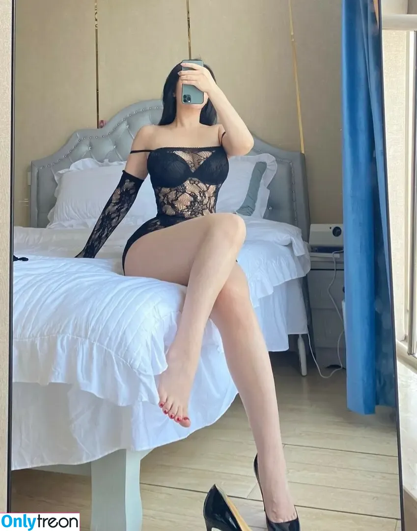 是120斤的小王同学 nude photo #0559 (是120斤的小王同学)