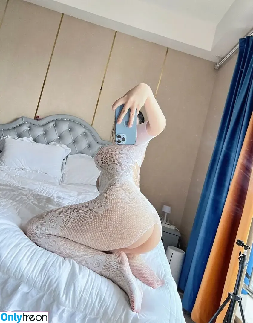 是120斤的小王同学 nude photo #0573 (是120斤的小王同学)