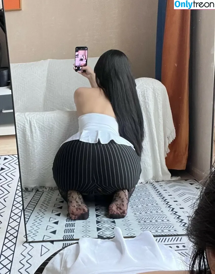 是120斤的小王同学 nude photo #0602 (是120斤的小王同学)