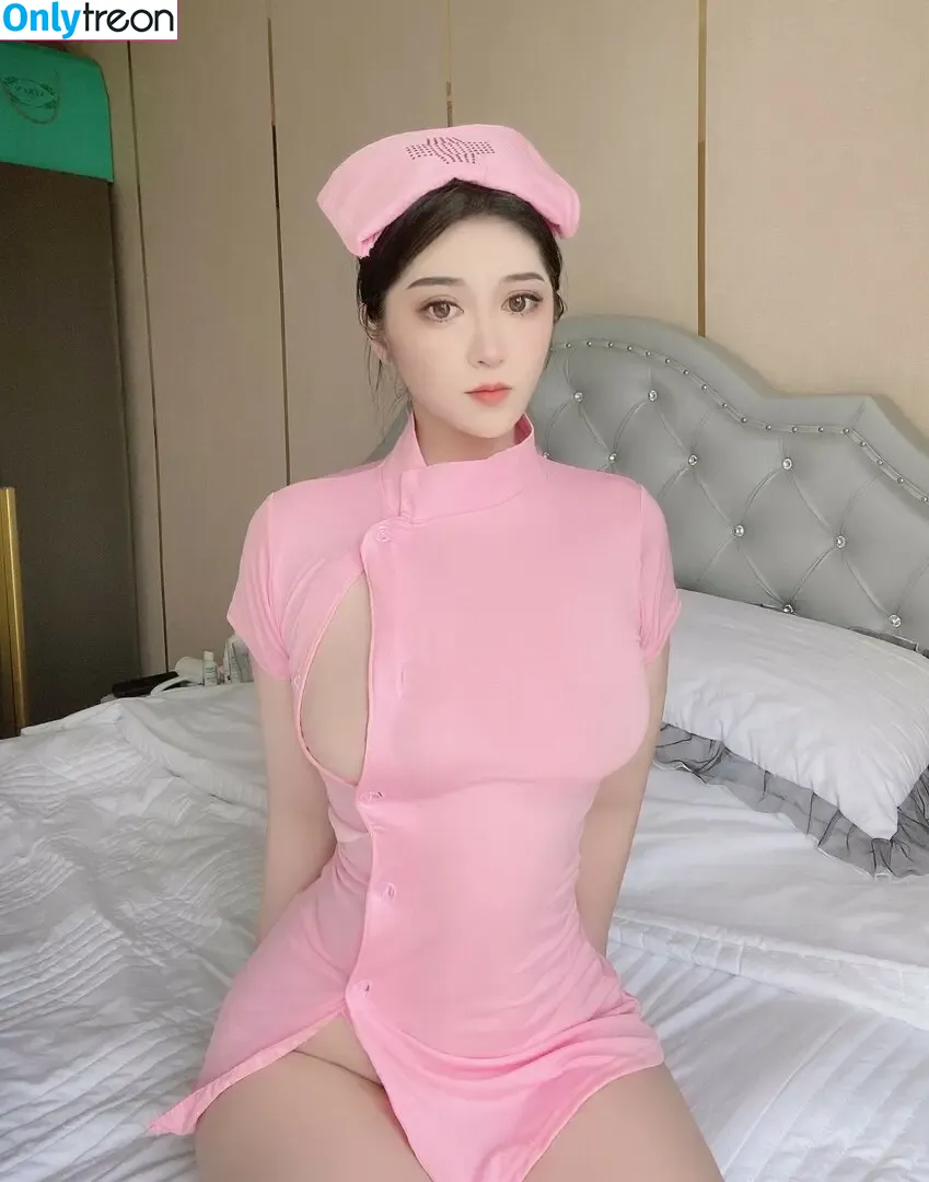 是120斤的小王同学 nude photo #0620 (是120斤的小王同学)