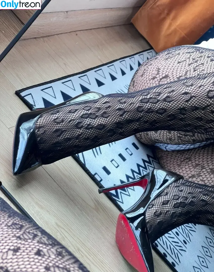 是120斤的小王同学 nude photo #0806 (是120斤的小王同学)
