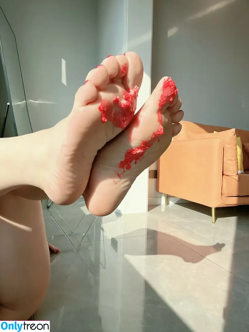是120斤的小王同学 nude photo #1294 (是120斤的小王同学)