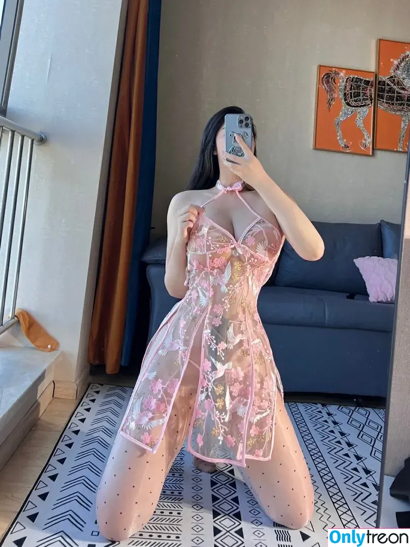 是120斤的小王同学 nude photo #1336 (是120斤的小王同学)