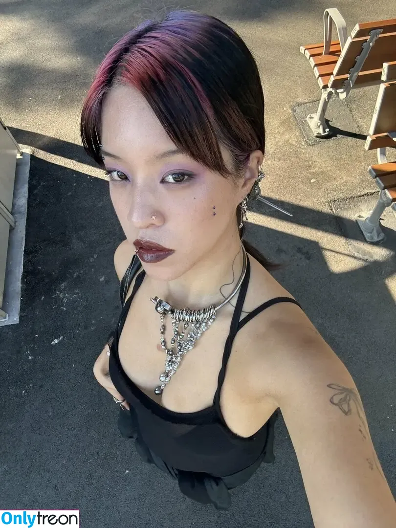 14strk nude photo #0019 (Elle Hioe / itselleokay)