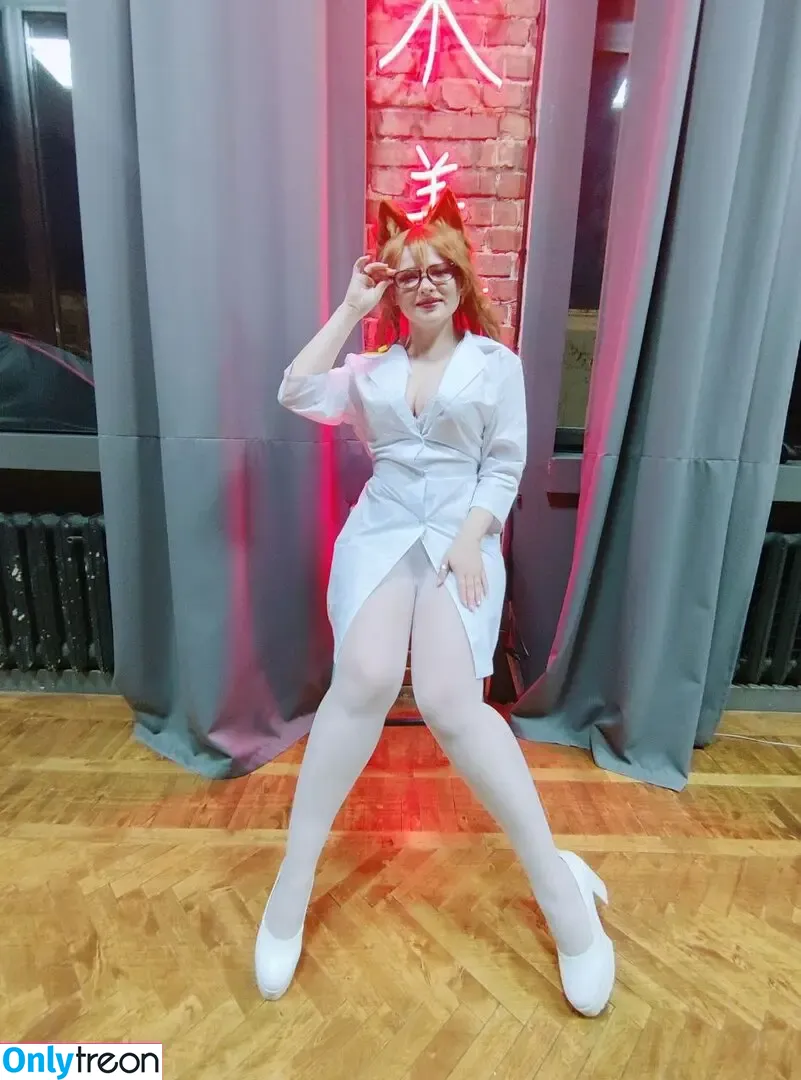 4iipainters_cosplay nude photo #0016 (4iipainters_cosplay)