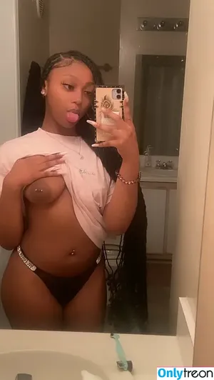 0nlyniaa / 0nlyniaa2.0 / diorrthebody nude photo #0004