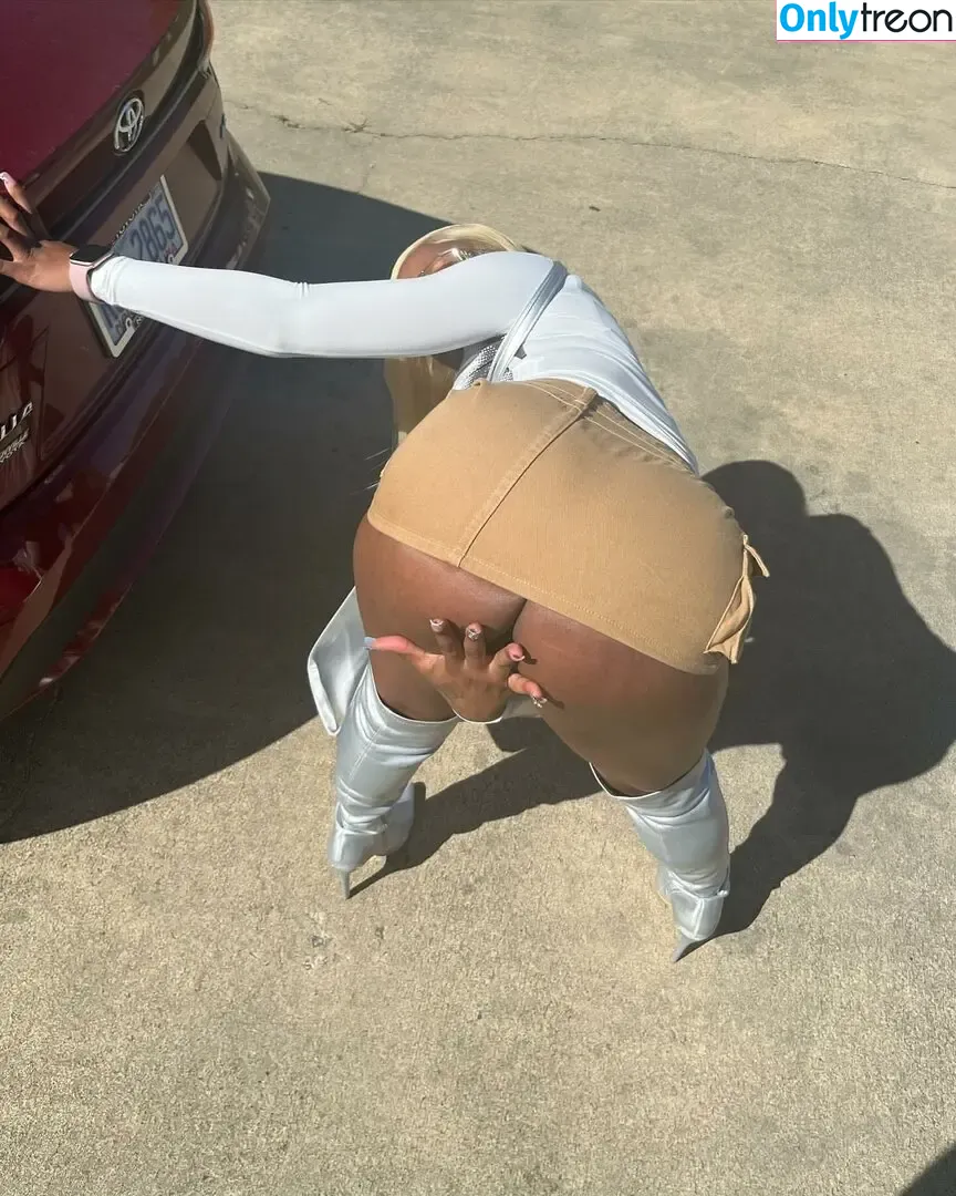 0nlyniaa nude photo #0002 (0nlyniaa2.0 / diorrthebody)