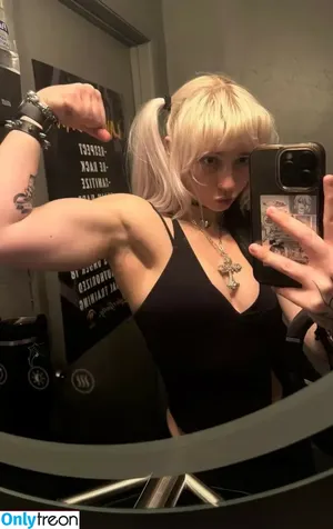 6nattynat9 / 6natttynay9 / tatievans nude photo #0030