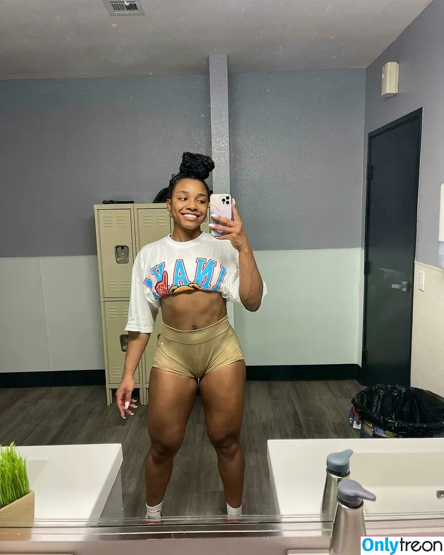 aaaaayevuh nude photo #0002 (Ava)