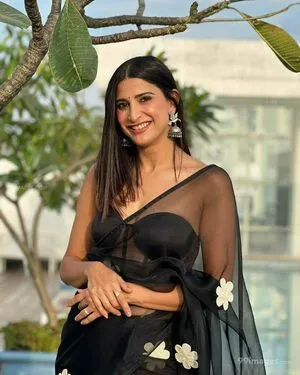 Aahana Kumra / aahanakumra nude photo #0032