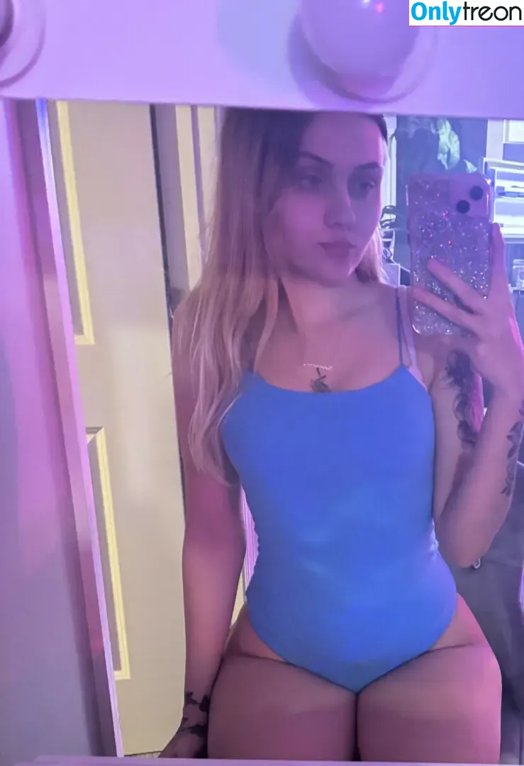aahxoxo__ nude photo #0012 (babyypiscess / babyypiscess1)