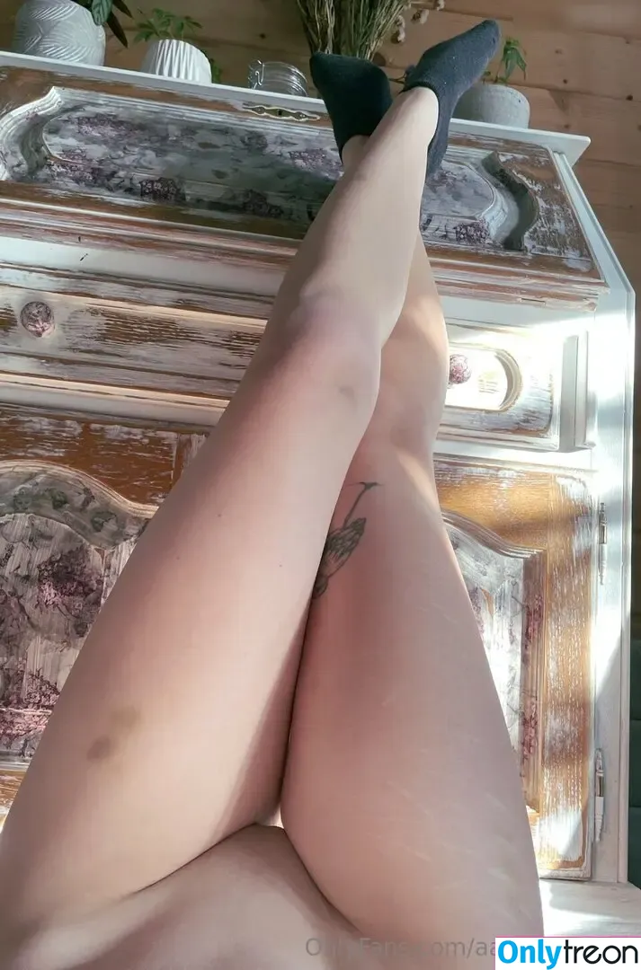 Aalexandrawbr nude photo #0117 (Aalexandrawbr)