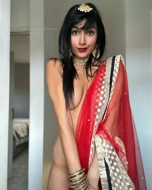 Aaliyah Yasin / _thatbritishcouple / aaliyah.yasin / thatbritishg1rl nude photo #0063