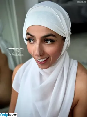 Aaliyah Yasin / _thatbritishcouple / aaliyah.yasin / thatbritishg1rl nude photo #0953