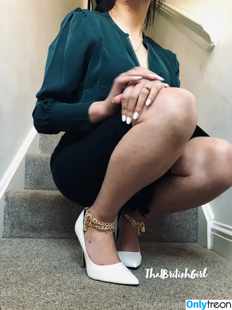 Aaliyah Yasin nude photo #0313 (_thatbritishcouple / aaliyah.yasin / thatbritishg1rl)