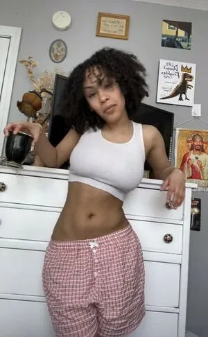 Aaliyeezy / theallierae nude photo #0060