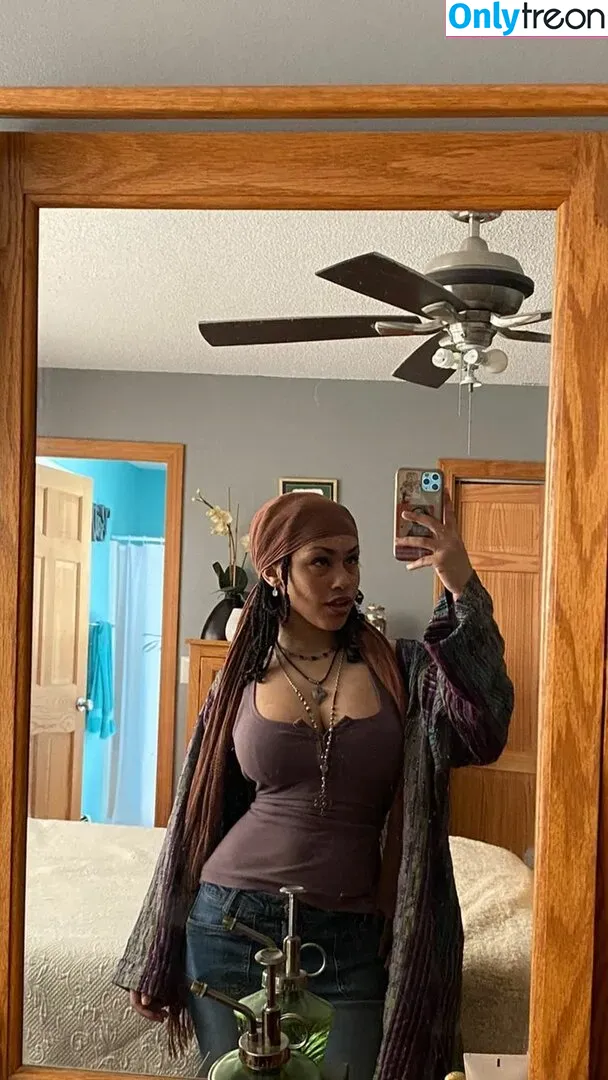 Aaliyeezy nude photo #0006 (theallierae)