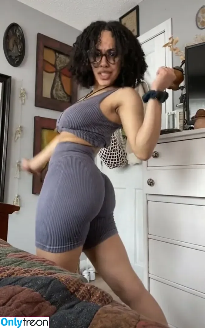 Aaliyeezy nude photo #0047 (theallierae)