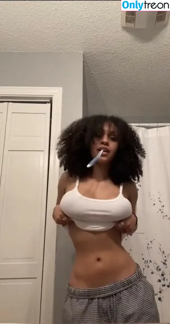 Aaliyeezy nude photo #0058 (theallierae)