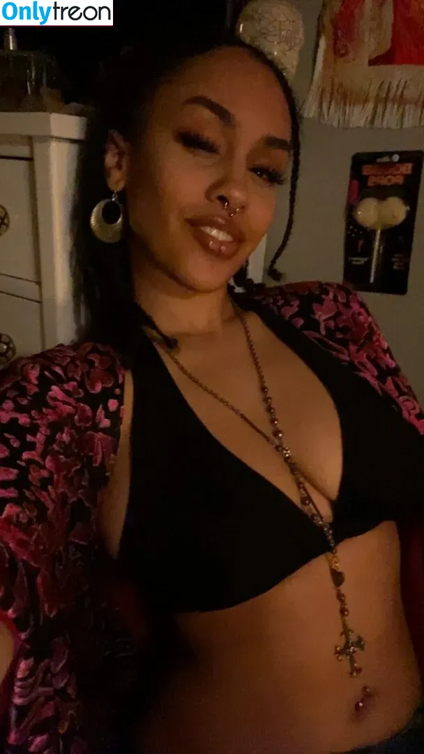 Aaliyeezy nude photo #0094 (theallierae)