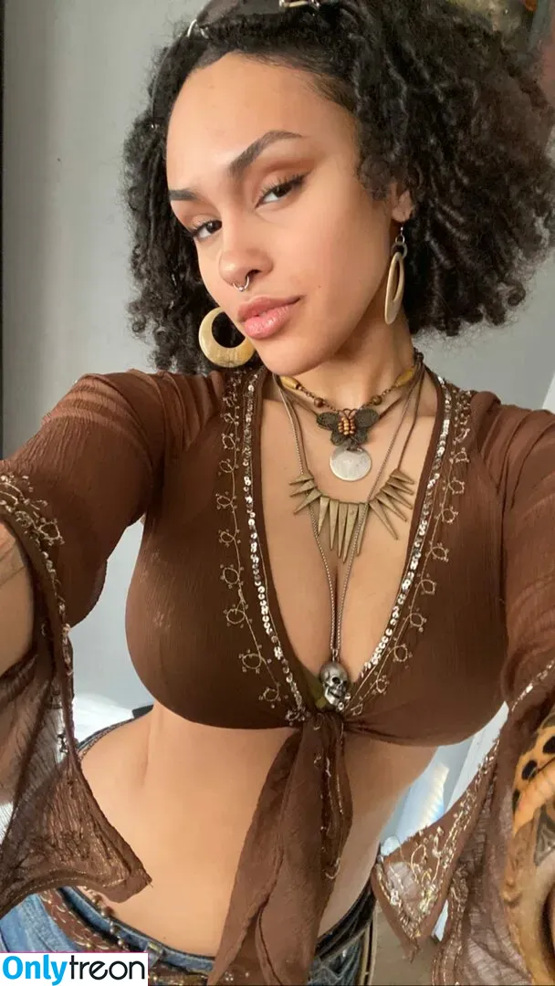 Aaliyeezy nude photo #0119 (theallierae)
