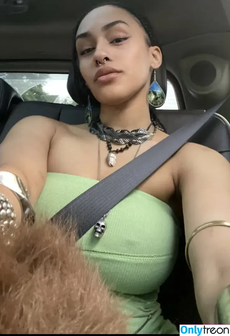 Aaliyeezy nude photo #0120 (theallierae)
