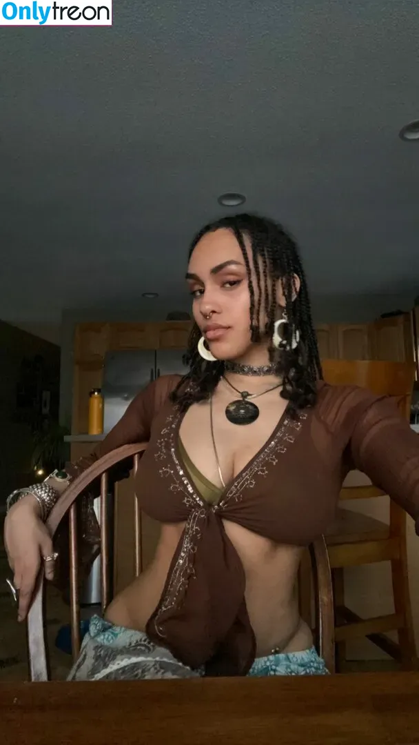 Aaliyeezy nude photo #0133 (theallierae)