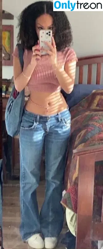 Aaliyeezy nude photo #0146 (theallierae)