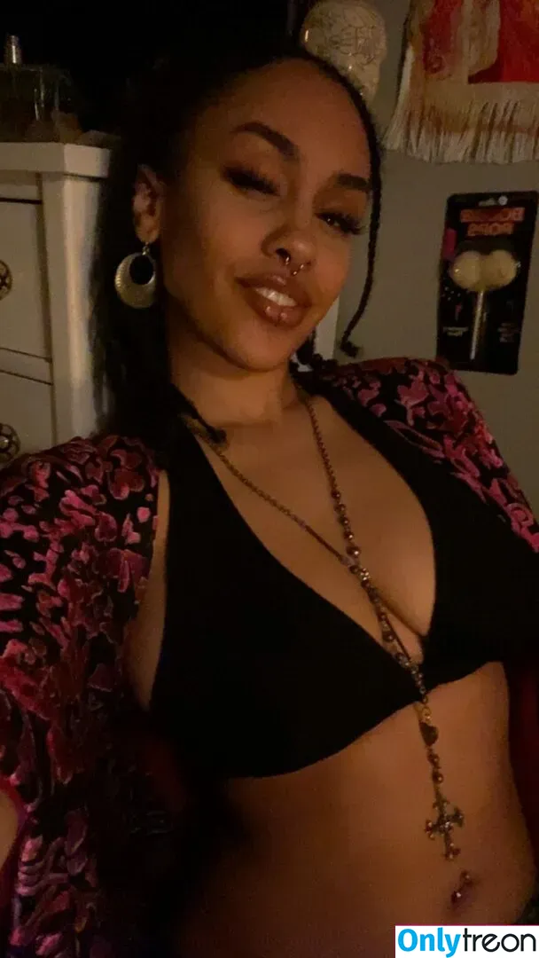 Aaliyeezy nude photo #0149 (theallierae)