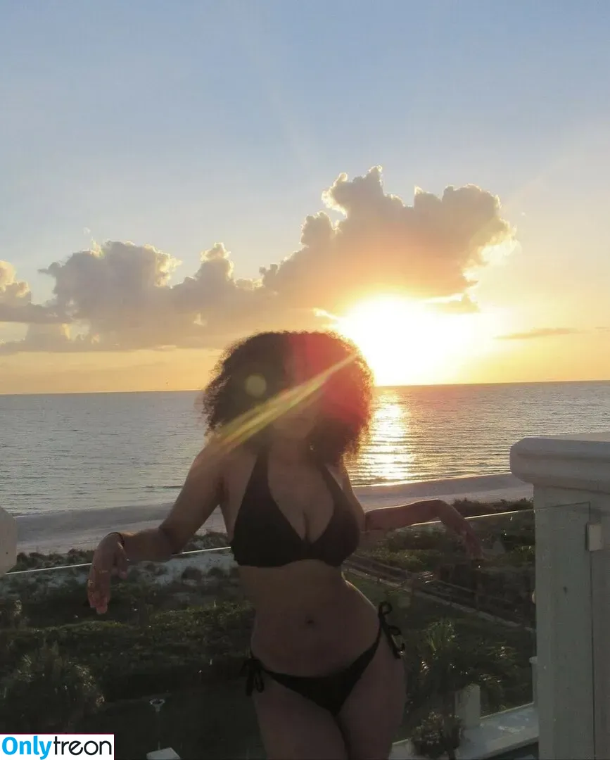 Aaliyeezy nude photo #0171 (theallierae)
