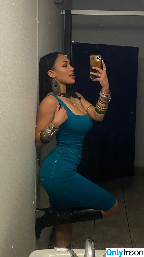 Aaliyeezy nude photo #0209 (theallierae)