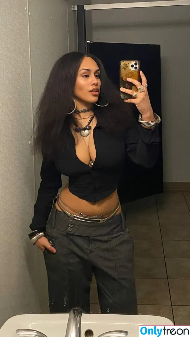 Aaliyeezy nude photo #0215 (theallierae)
