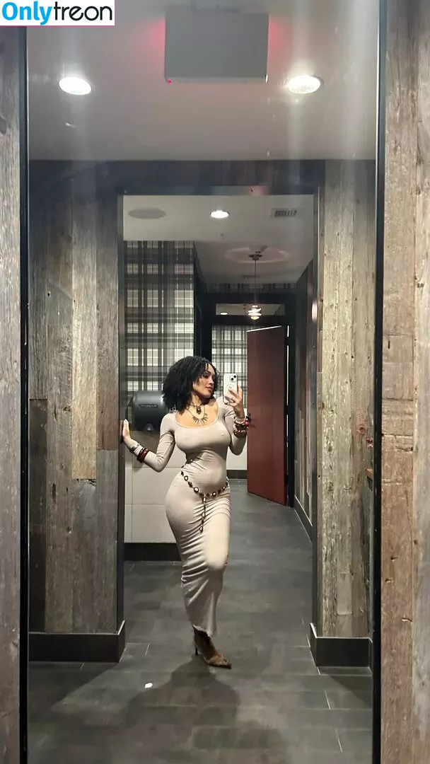 Aaliyeezy nude photo #0326 (theallierae)