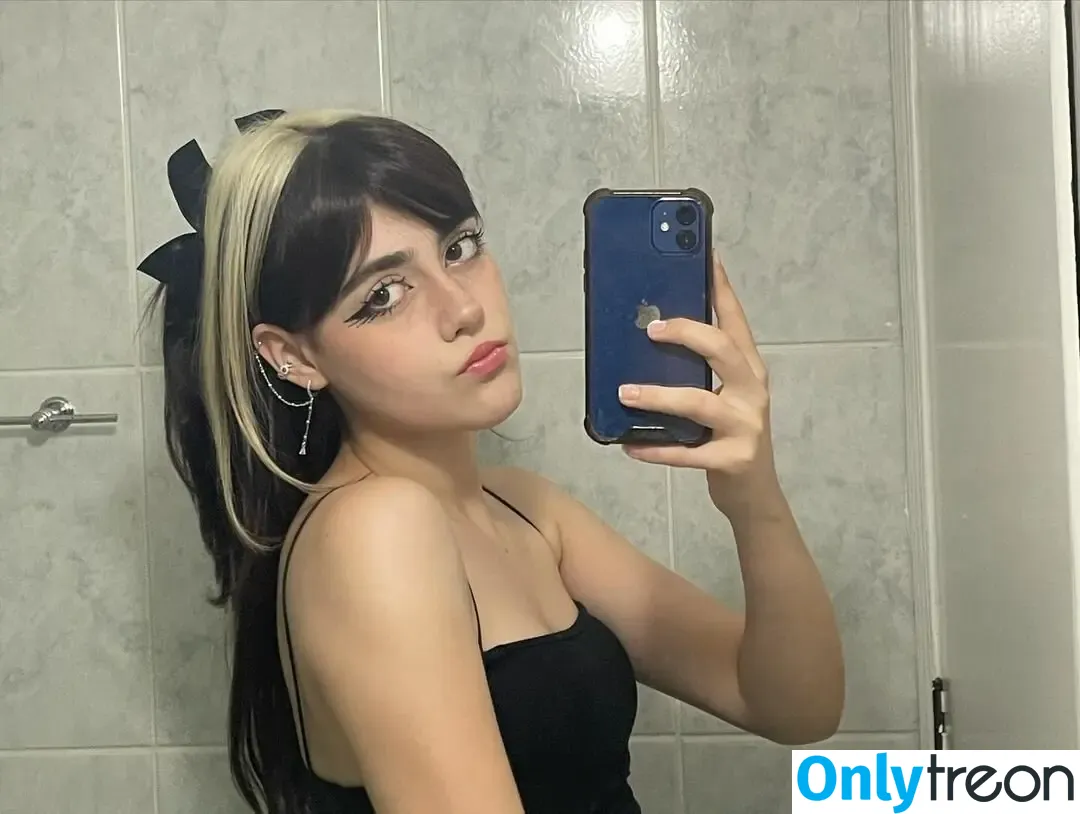 aangelarrochista nude photo #0037 (mrs_arockstar)