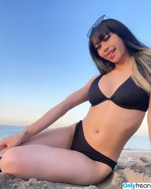 aanggiee / angiebangiie / issaanggiee nude photo #0001