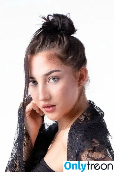 Abalil7 Abbililli nude photo #0001 (Abalil7 Abbililli)