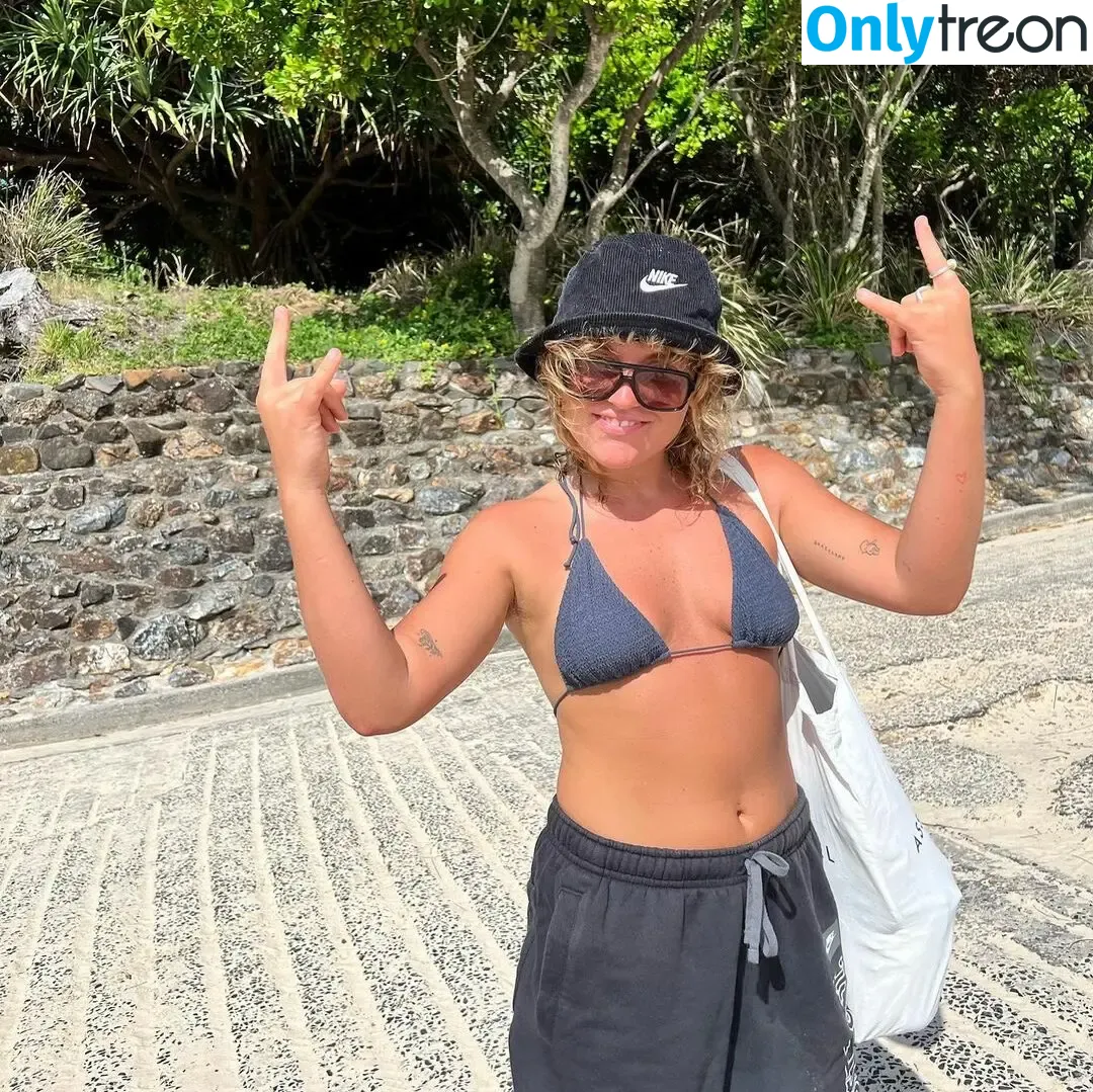 Abbie Chatfield nude photo #0100 (abbiechatfield)