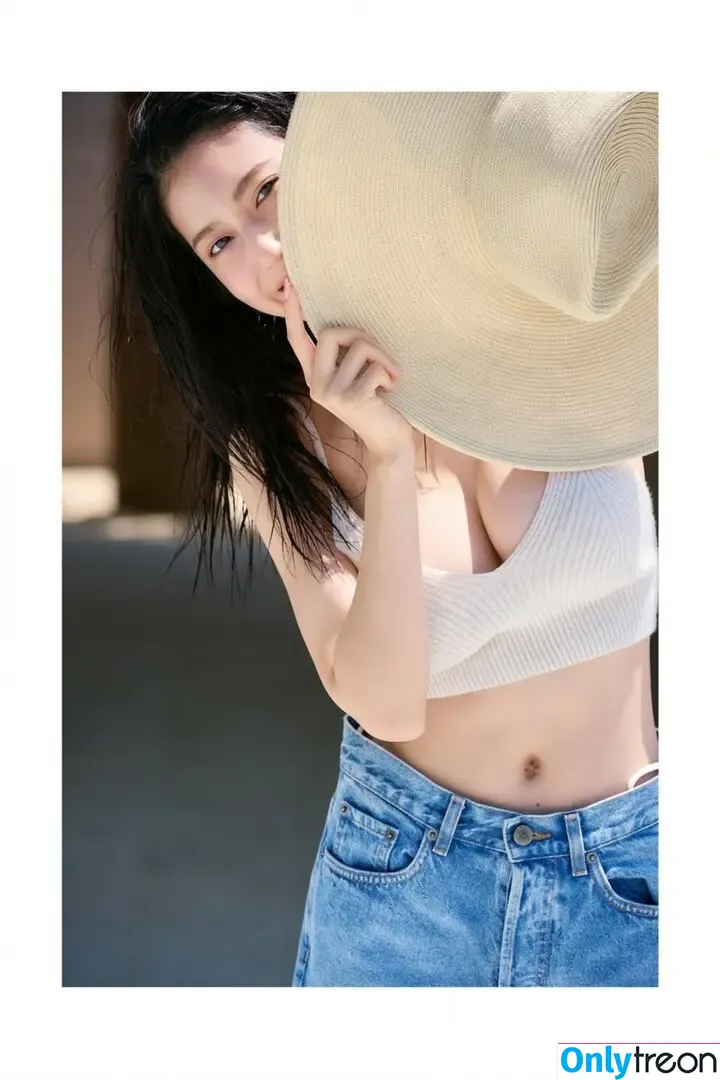 Abe Natsuki nude photo #0012 (i.am_natsuki_)