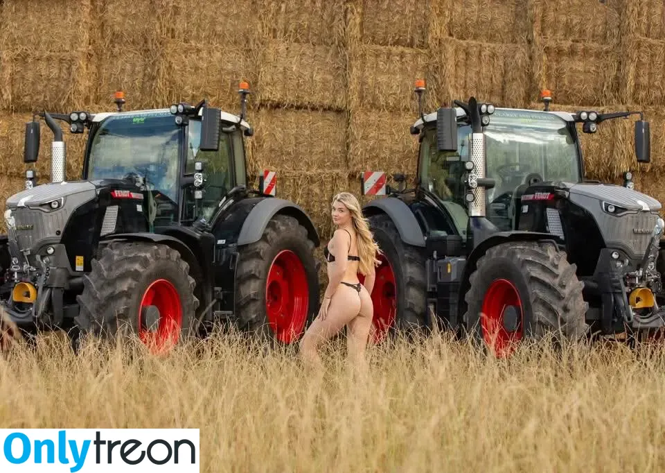 Abi Coombes Farmer nude photo #0046 (abi.coombes / abixonlyfans)