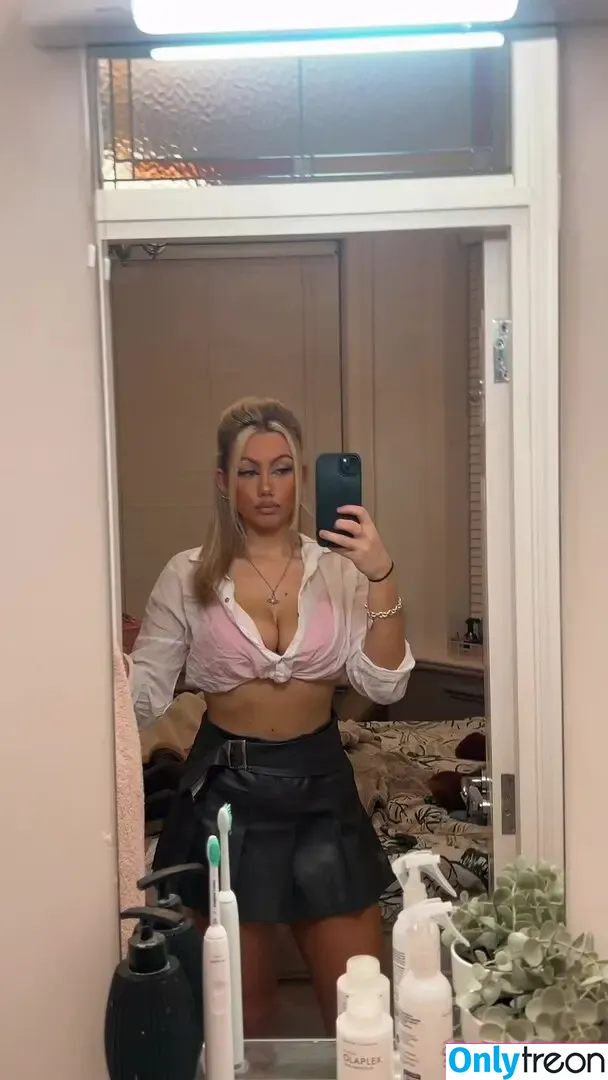 Abi Greasley nude photo #0262 (abi.greasley / abibamfordxx / abigreasley)