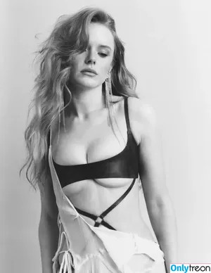 Abigail Cowen / abbeycowen nude photo #0020