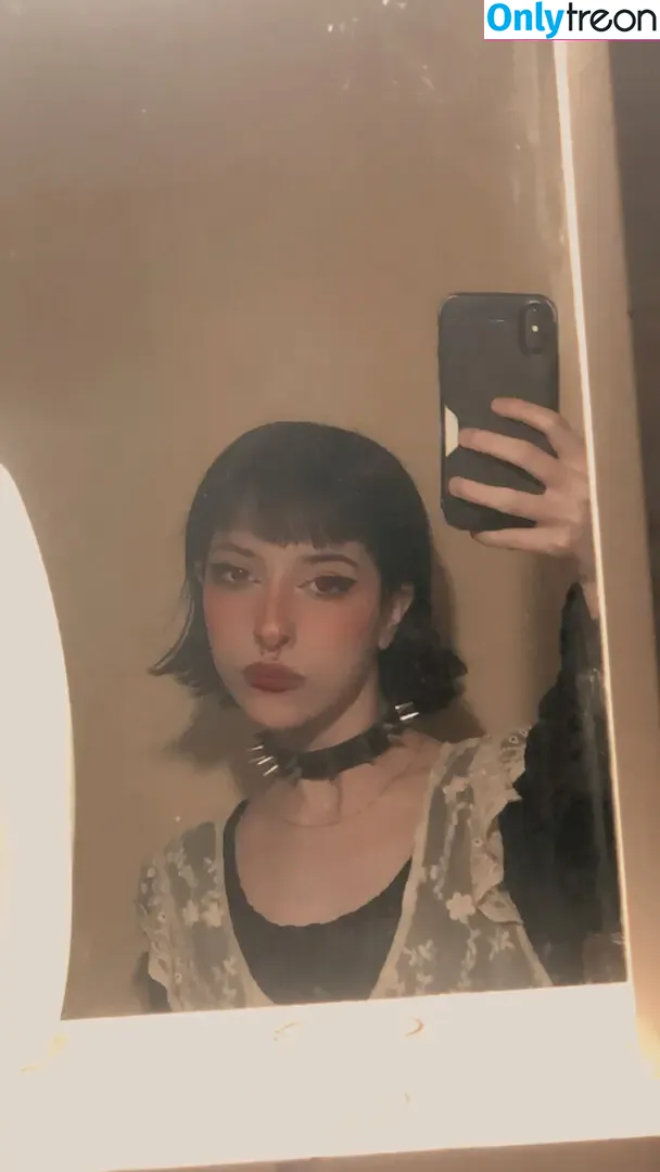 Aboutsoffy nude photo #0107 (4boutsoffy / alexscared / hellwh0r3)