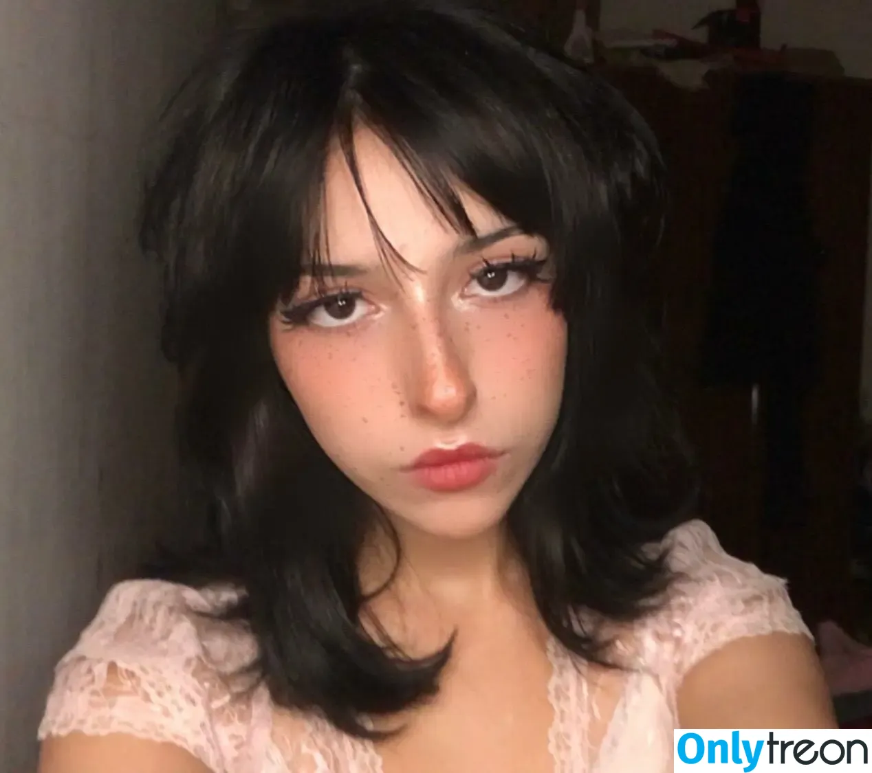 Aboutsoffy nude photo #0114 (4boutsoffy / alexscared / hellwh0r3)