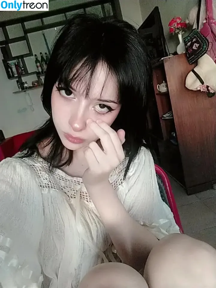 Aboutsoffy nude photo #0115 (4boutsoffy / alexscared / hellwh0r3)